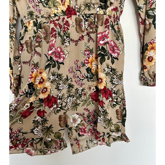Bailey's Blossom Floral Long Sleeve Romper Tan Medium NWT - Picture 3 of 10